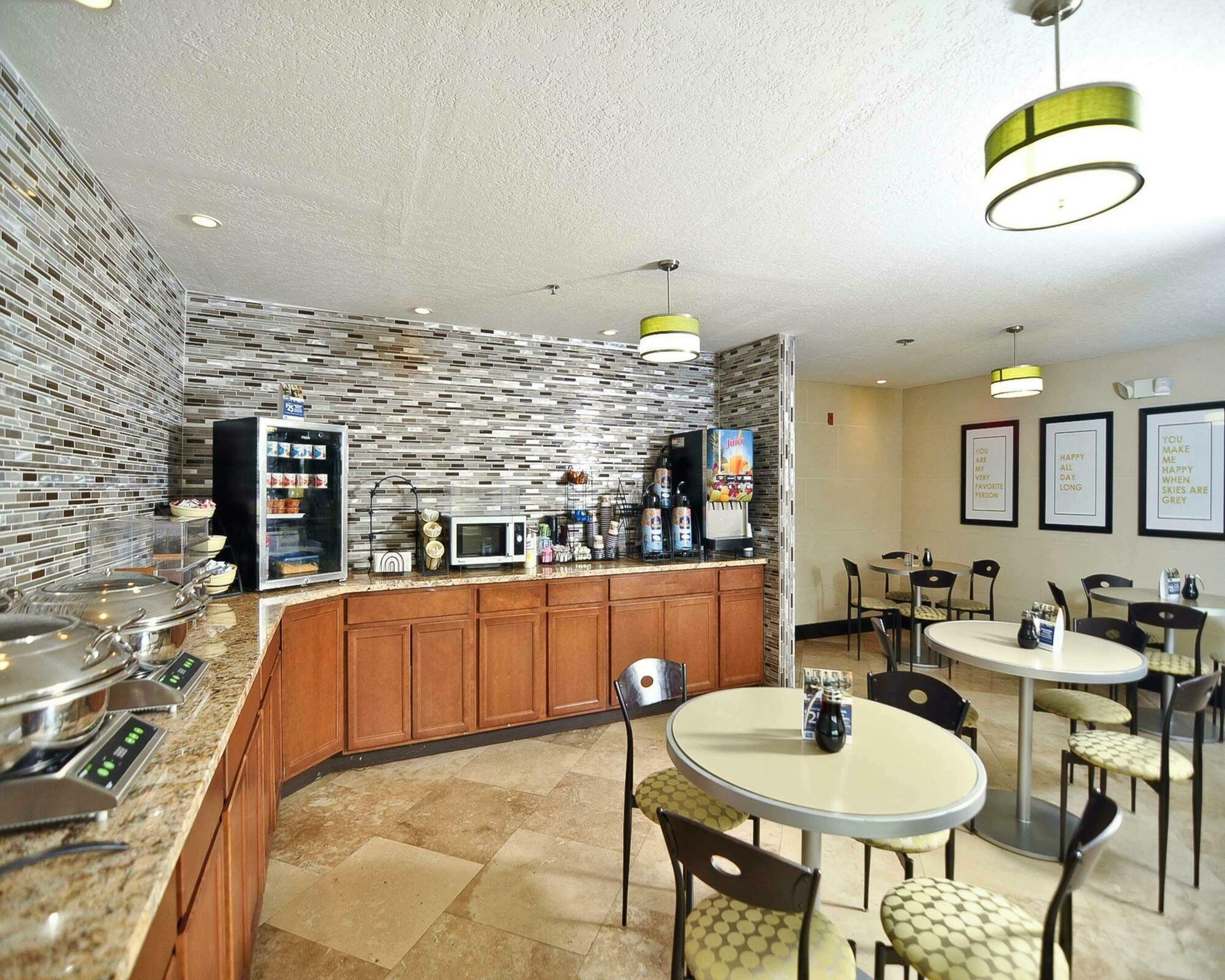 Best Western Norwalk Esterno foto